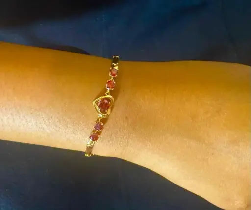 [BL 002] Gold Love Shaped Bracelet